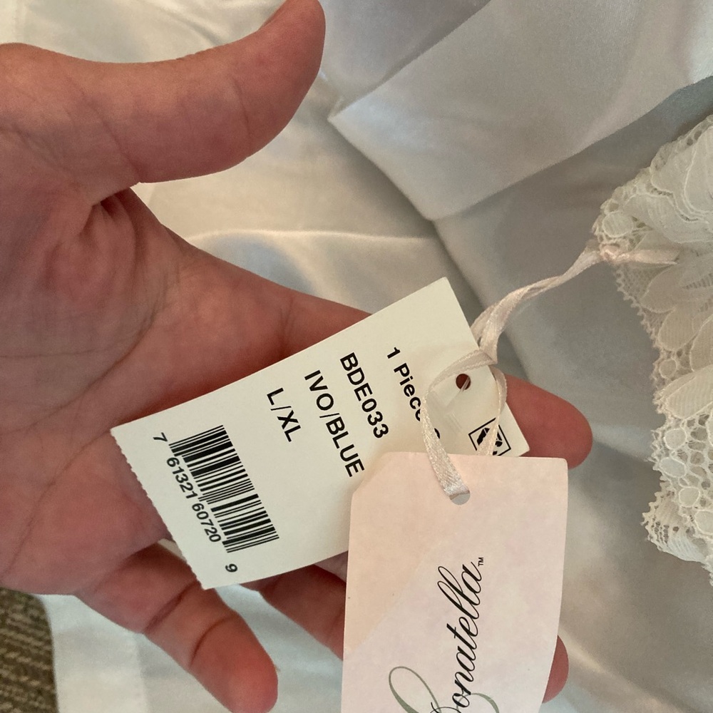 Bride Robe Bundle - One Size Fits Most - Picture 14 of 16